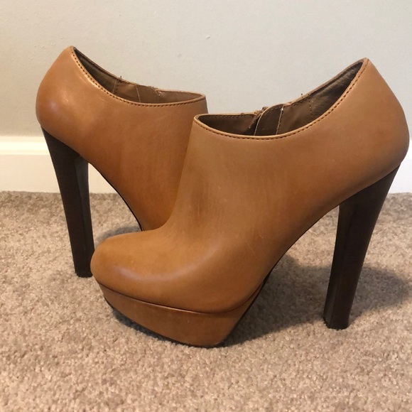 Steve Madden heeled booties - Picture 1 of 7